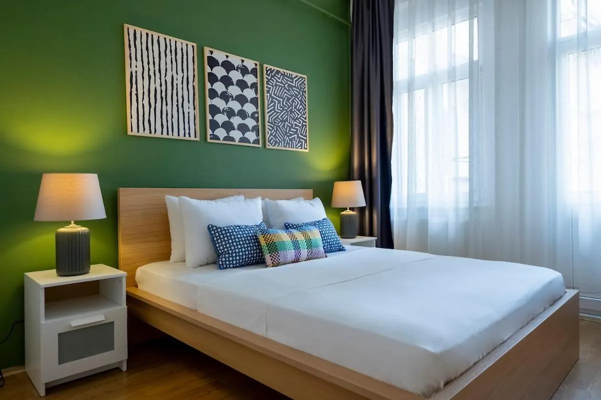 Central 3-Bedroom Apartment With High Ceilings Istanbul