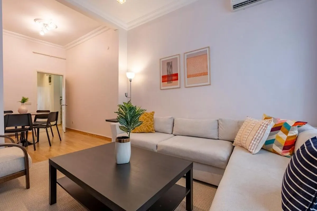 Central 3-Bedroom Apartment With High Ceilings Istanbul Turkiet