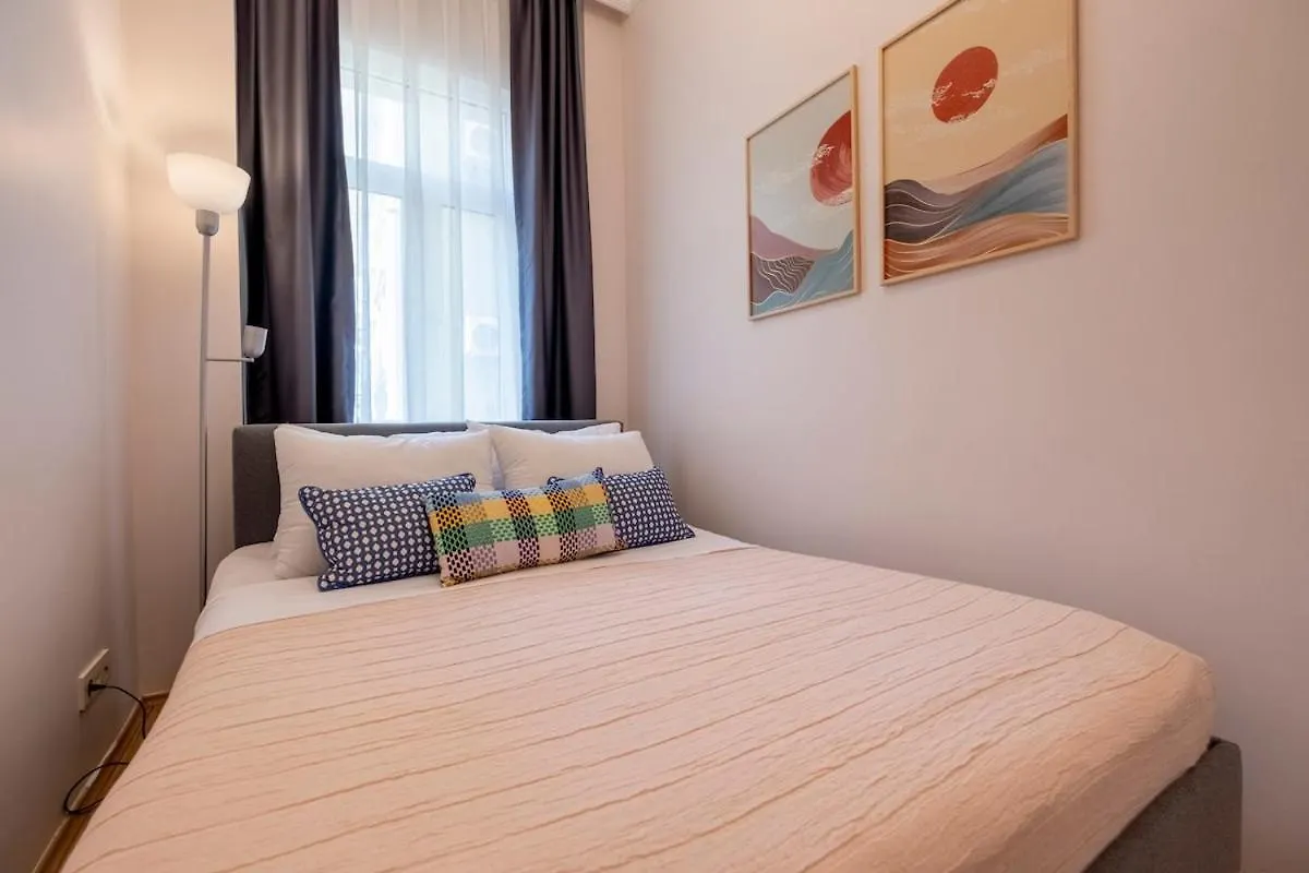 Central 3-Bedroom Apartment With High Ceilings Istanbulská provincie